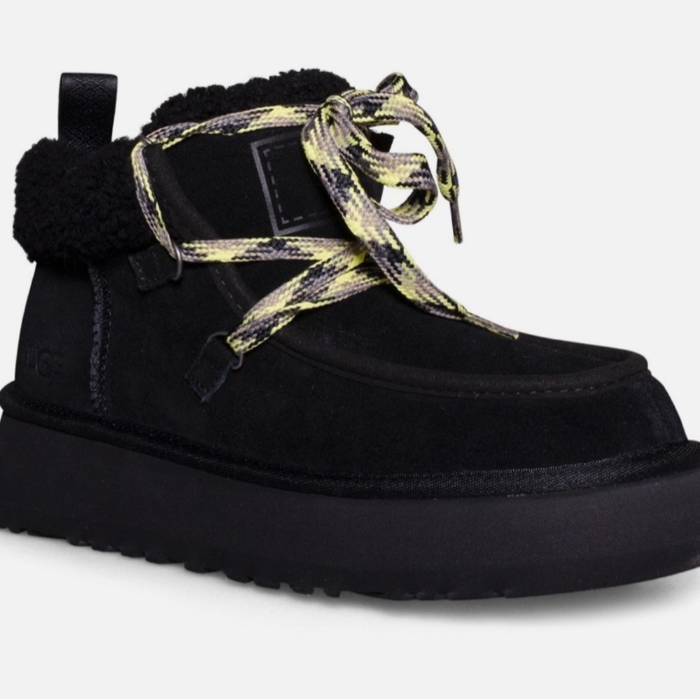 UGG FUNKARRA CABIN CUFF BLACK SUEDE FUR COMFORT WOMEN'S BOOTS SIZE US 7